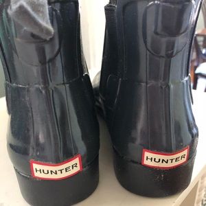 Hunter Navy booties size 6